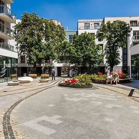 Garnizon Roberta Z Tarasem Apartament