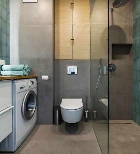 Garnizon Roberta Z Tarasem Appartamento *